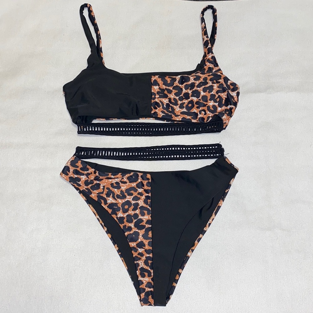 Two piece black & leopard high waisted bikini - Sz Small